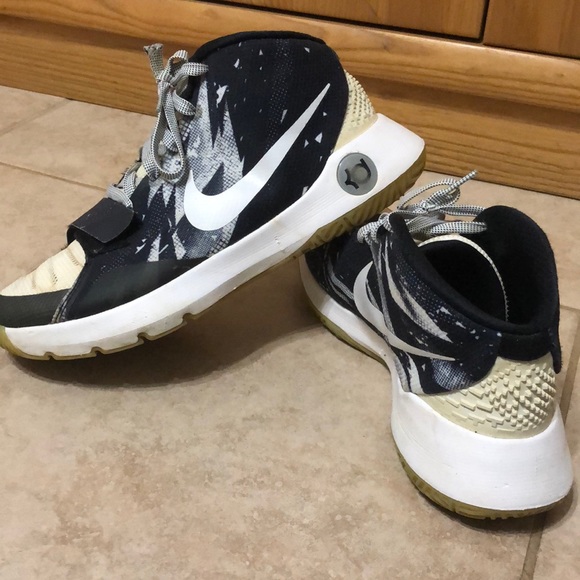 Nike KD Trey 5’s - Picture 2 of 2